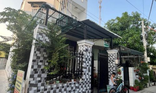 BÁN NHÀ NHÀ BÈ 90M2 HẺM XE HƠI– NHÀ 3 TẦNG ĐẸP – CHỈ 4.5 TỶ